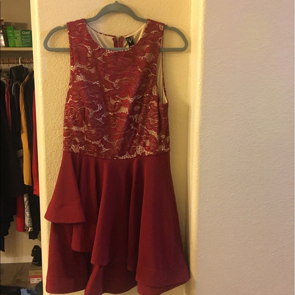 Medium maroon dress